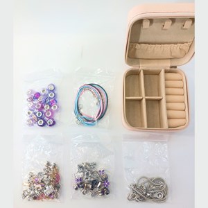 جعبه ساخت دستبند و گردنبند همراه با بگ هدیه یونیکورن _کیف و کوله پشتی