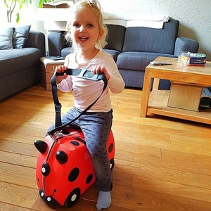 چمدان سواری کودک با ظرفیت 18 لیتر طرح کفشدوزک مدل 0092 Trunki 18L_کیف و کوله پشتی