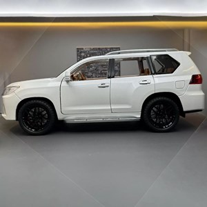 اسباب بازی ماشین فلزی لکسوس مقیاس 1:18 مدل Lexus LX570_ماشین اسباب بازی