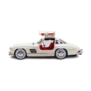 ماشین فلزی کلاسیک بنز دودزا با چراغ‌ و درب‌ های بازشو رنگ سفید_ماشین اسباب بازی