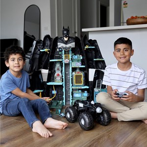 اکشن فیگور غار مخفی 2 در 1 بتمن مدل Spin Master - DC Comics - Bat Tech Batcave, Giant Transforming Playset with Exclusive Batman Figure and Accessories_اکشن فیگور