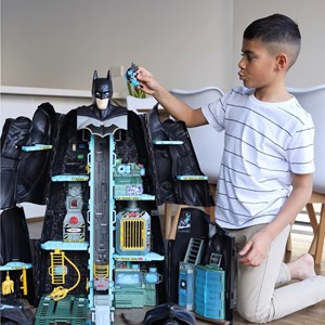اکشن فیگور غار مخفی 2 در 1 بتمن مدل Spin Master - DC Comics - Bat Tech Batcave, Giant Transforming Playset with Exclusive Batman Figure and Accessories_اکشن فیگور