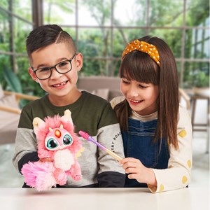 مجیک میکسیز دیگ جادویی با عروسک رباتیک سورپرایزی صورتی Magic Mixies _ربات اسباب بازی